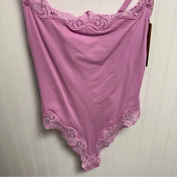 Skims Fits Everybody Lace Cami Bodysuit Petal XS NWT - Picture 2 of 10
